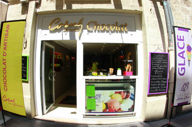 Corné Dynastie Chocolatier Montpellier propose des chocolats artisanaux, des glaces, des confiseries au centre-ville dans la rue des Etuves et de nombreuses idées cadeaux (® networld-Fabrice Chort)