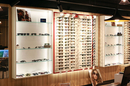 Opticien Lunel Eyes Optic et ses lunettes de soleil à prix réduits au centre commercial Leclerc (® SAAM-Fabrice Chort)