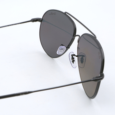 Lunette de soleil RAY-BAN - Saint Clément de Rivière