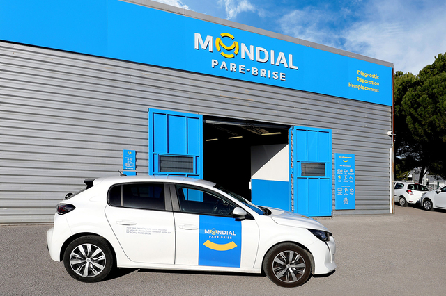 Mondial Pare Brise Montpellier : changement de pare-brise, réparation de vitrage automobile et remplacement pare brise à Garosud Montpellier. (® SAAM- Fabrice Chort)