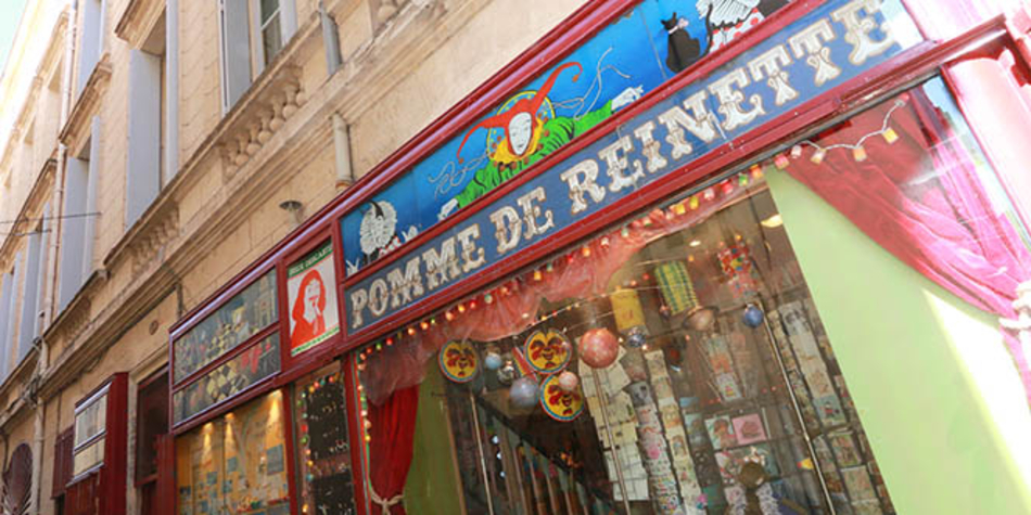 Pomme de Reinette Montpellier spécialiste du jouet au centre ville dans la rue de l'Aiguillerie(® SAAM-fabrice Chort)