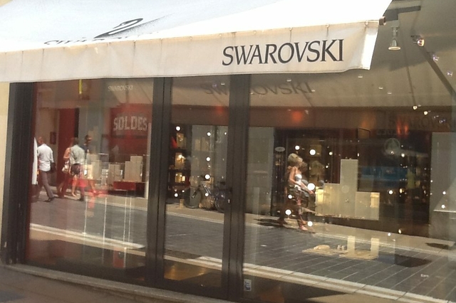 Swarovski, magasin de bijoux dans la rue de la Loge
