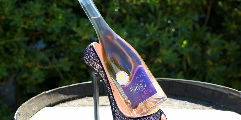 Domaine du Petit Chaumont • cuvée de vin rosé Mam'zelles , vin bio (®  SAAM- fabrice Chort)