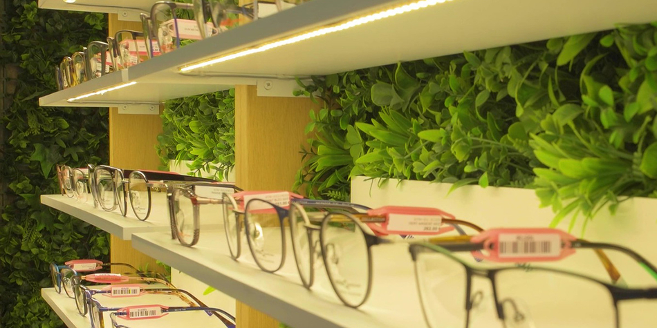 Ynoa Optic Castelnau le Lez • opticien castelnau • montures, solaires, lentilles et des verres à prix réduits à l'Aube Rouge près de Montpellier. (® SAAM-Fabrice Chort)