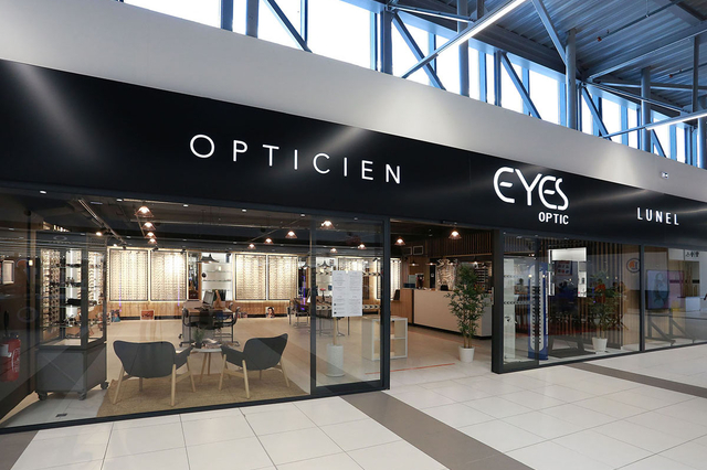 Ynoa Optic Lunel opticien • montures optique et solaires à prix réduits au centre commercial Leclerc Lunel. (® SAAM-fabrice Chort)