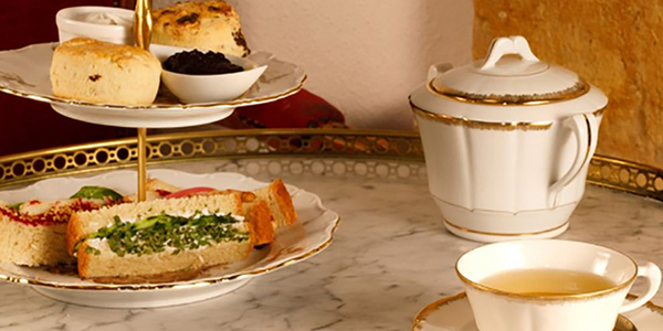 Chez Apolline Montpellier • un tea time à l'anglaise d'exception au salon de thé avec des pâtisseries maison Chez Apolline Montpellier • un tea time à l'anglaise d'exception au salon de thé avec des pâtisseries maison