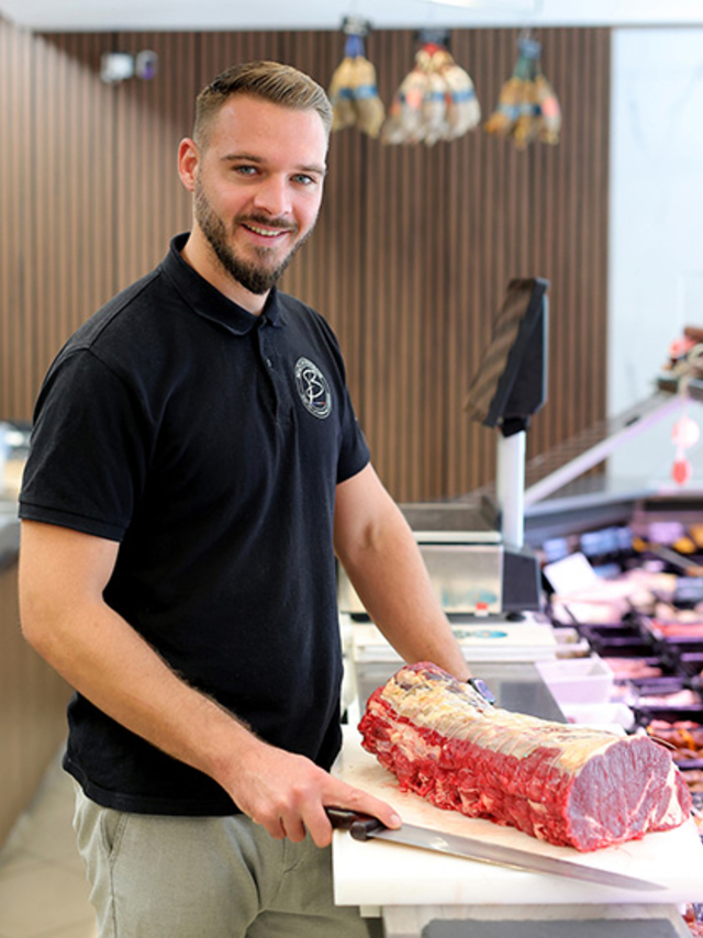Mickaël Bouron • artisan boucher et fondateur de la Maison Bouron Lattes (® SAAM- fabrice CHORT)