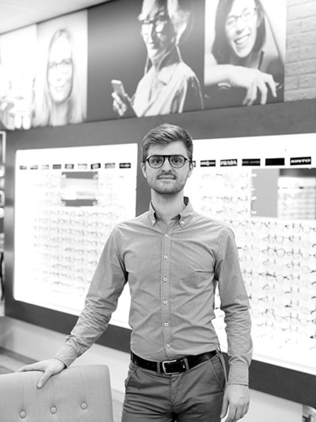 Ynoa Optic Saint Clément de Rivière Opticien à Carrefour Trifontaine •  Aurélien Barbié.(® SAAM-fabrice CHort)
