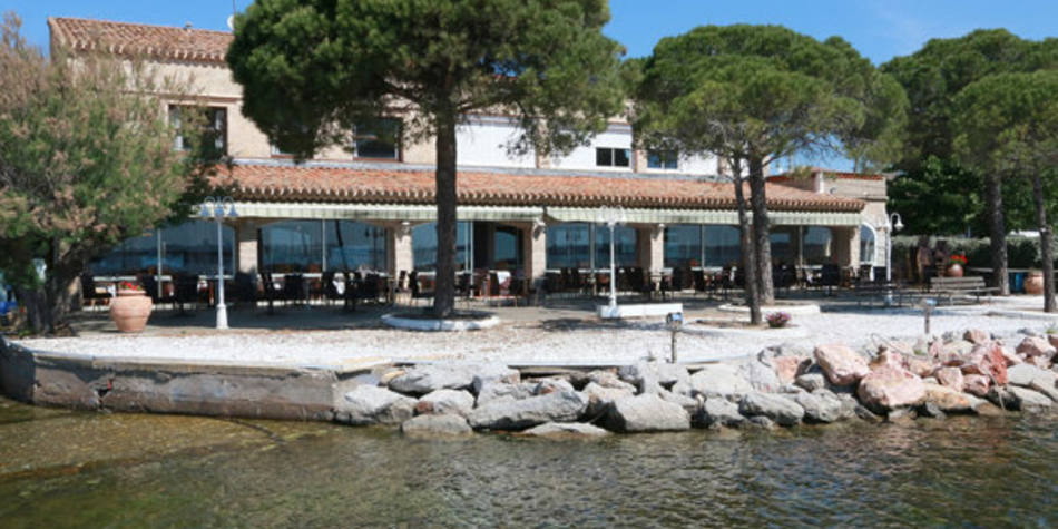 Hôtel-restaurant La Côte Bleue Bouzigues au bord de l’Etang de Thau (® NetWorld-Fabrice Chort)