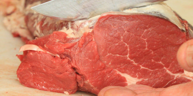 Sélection de viande du boucher-traiteur Le Grau Gourmand au centre commercial Le Port Royal du Grau du Roi (credits photos : EDV-Fabrice Chort)